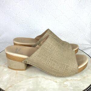 Dansko Slides Comfort Sandals Women 9.5 Taupe Textured Leather Open Toe Coastal